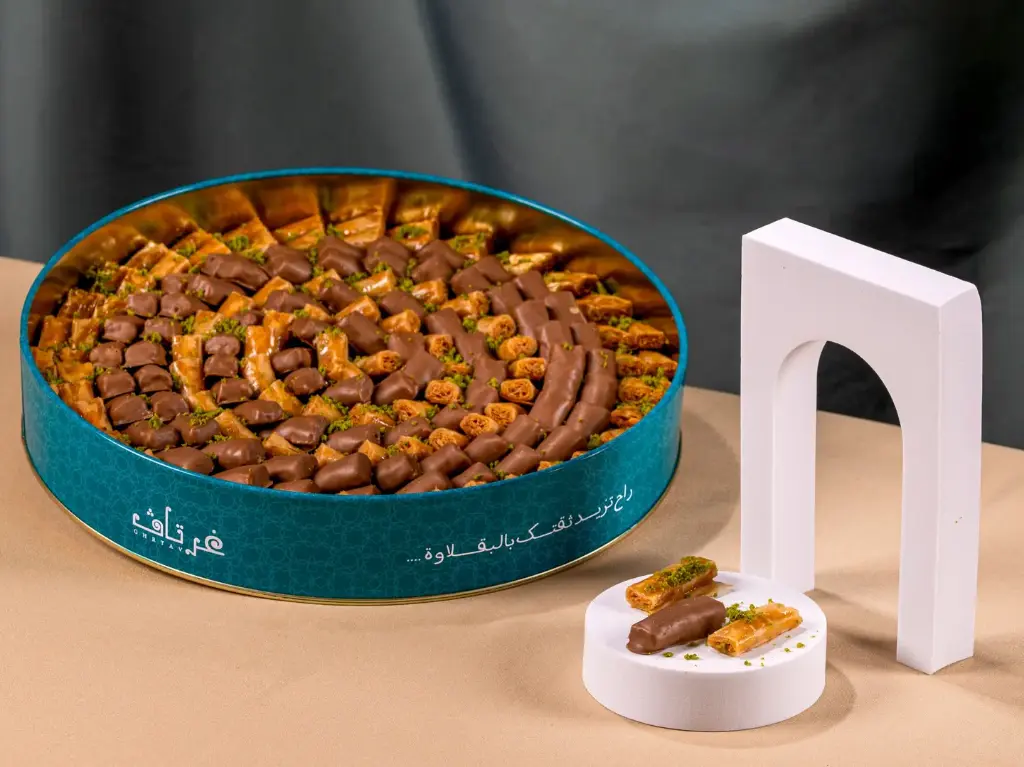 بوكس بقلاوة بالكاجو والشوكولاتة كبير غرتاف 