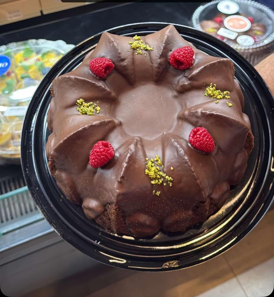 كيك البركان زهرة النرجس