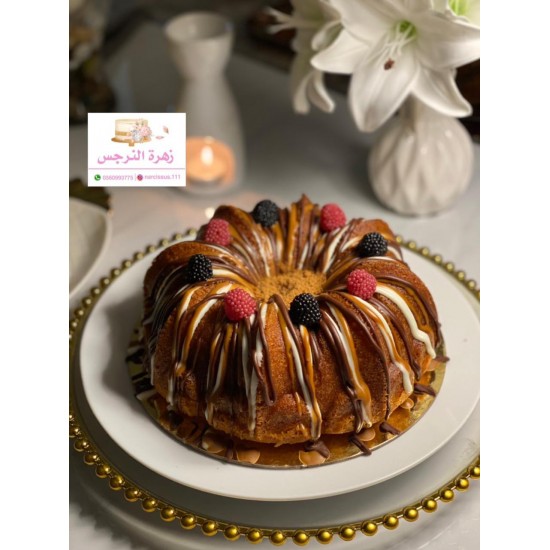 كيك البركان زهرة النرجس